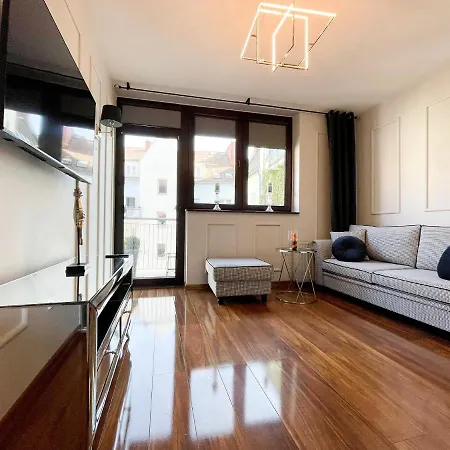 U In Old Town Апартаменты